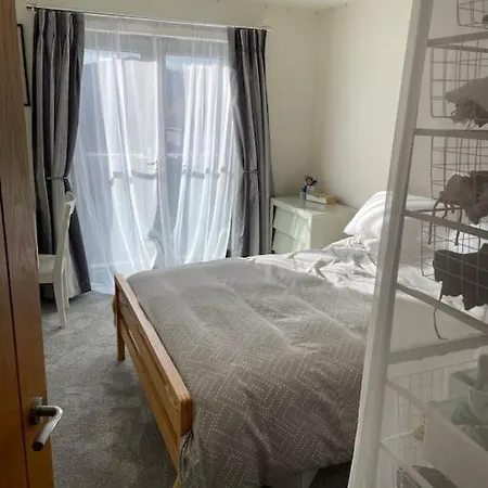 Spacious Penthouse With Great Views Of The Cathedral Salisbury Exterior photo