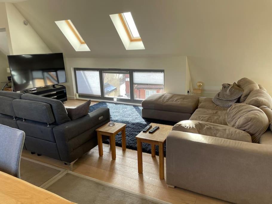 Apartment Spacious Penthouse With Great Views Of The Cathedral Salisbury