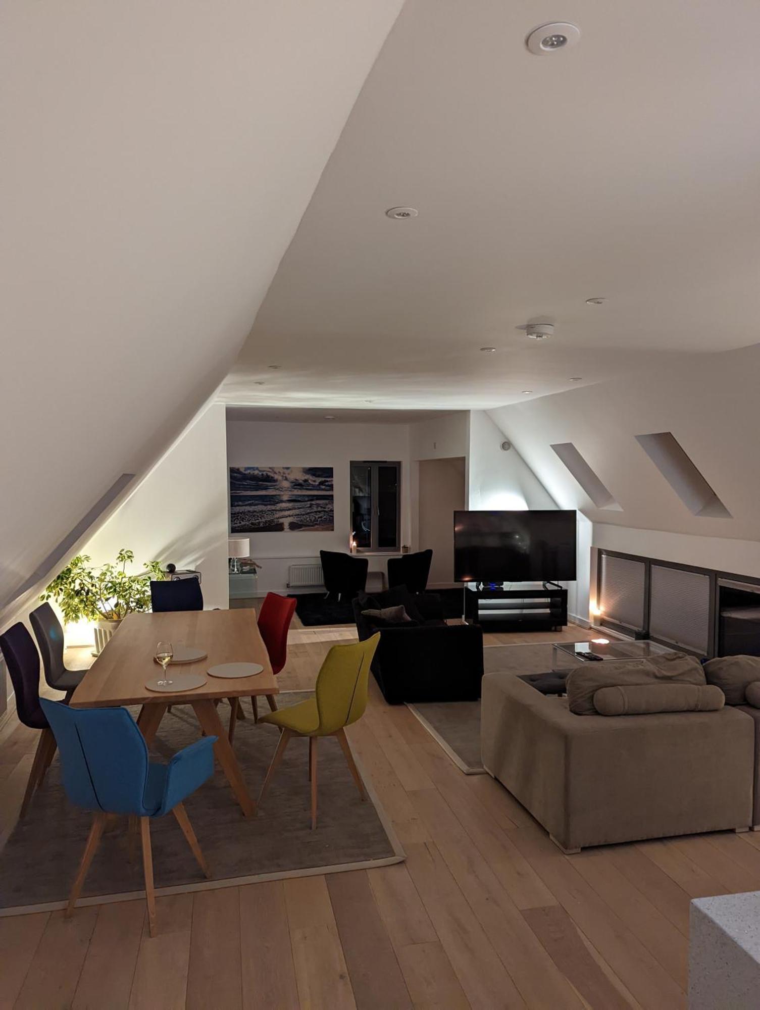 Spacious Penthouse With Great Views Of The Cathedral *
